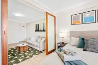 Spacious 1bdr Fast Wi-fi Near RAC Arena