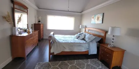 Lakefront 3 Bedroom house with breath taking views