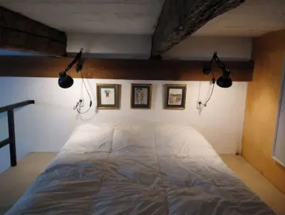 Cozy Furnished Loft in the City Center Hotels near y juegos Garden