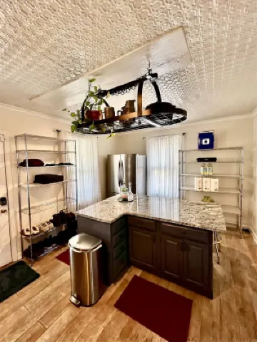 Cozy loft apartment in Stockade district walk to restaurants & bars AC & WiFi