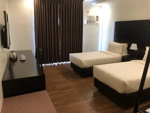 Piña Suites