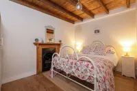 Charming cottage in Glenlivet on the edge of the Cairngorms National Park. Hotels in Ballindalloch