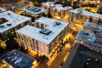 Airy and Open Corner Loft - 92 Walkscore Hotels near Redmond Reporter