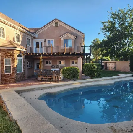 4-bedroom house with Pool, WiFi and AC close to Lake Powell and Antelope Canyon.
