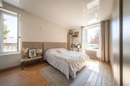 Large town house with SPA