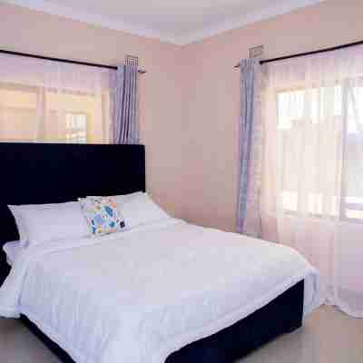 Welcome to Comfy 2bedroom Apartment where privacy and security are our priority. Rooms