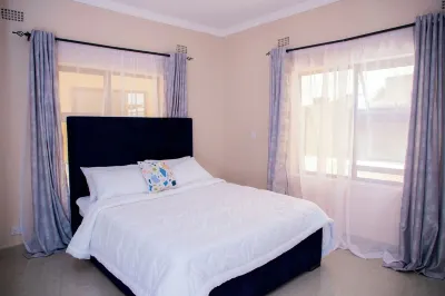 Welcome to Comfy 2bedroom Apartment where privacy and security are our priority. Hotels in 