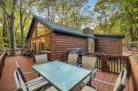 The Robin's Nest, a cozy 3-bedroom cabin in Lake Harmony with Firepit, AC, WiFi