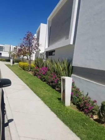 Charming 3-bedroom house with WiFi, AC in Aguascalientes