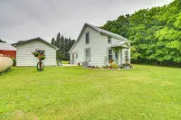 Visit Fife Lake and Traverse Bay! Farmhouse Hideaway - 3-Star