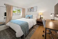 New Lux and Cozy MTV Downtown Traveler's Dream Home - 3-Star