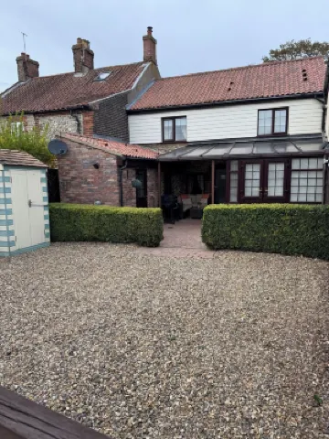 Cosy cottage in west runton, close to the beach, pet friendly