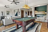 Welcome to Grandview Lodge! A 4 bedroom, 4 bath Mountain Sanctuary with Mtn View