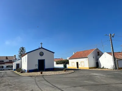 Moradia na Costa Vicentinha e Alentejana em Frente à Praia 住宿飯店