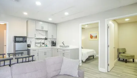 Modern & Comfortable Suite Near Downtown Concord