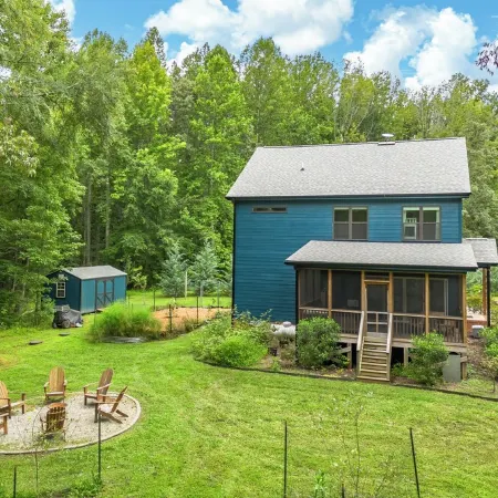 Beautiful Modern Home Retreat with Private Lake on 15 acres