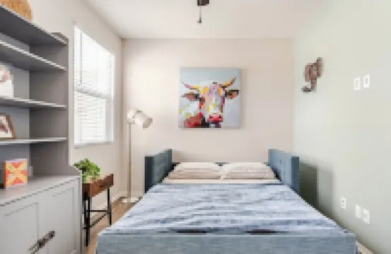 Charming 1-bedroom apart with  Sofa Bed in living room in Lake Elsinoire with AC