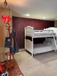 3-bedroom chalet in marvelous Ellicottville with WiFi, sauna, deck and grill