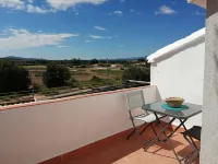 Village house that invites you to disconnect. 2 min from via verde and the Ebro river. Hotels in Tortosa