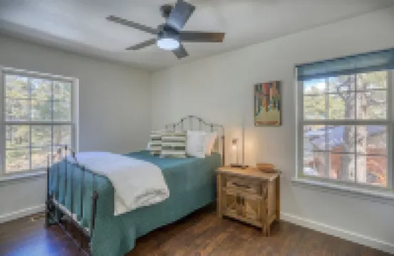 Whispering Pines Canyon Retreat - Pet friendly