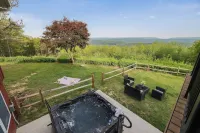 Unreal Mountain Views w/ Hot Tub Near Charming Jim Thorpe & Blue Mountain Skiing