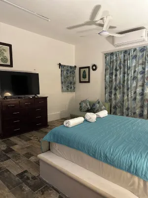 Beachfront Comfort at Casa Las Gaviotas, Chelem - Homestays