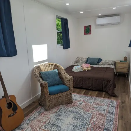 Octopus Den Glamping Site with AC Отели в г. Сентрал