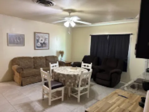 Cozy 2 Bedroom Apartment Getaway with AC Hotels in Safford