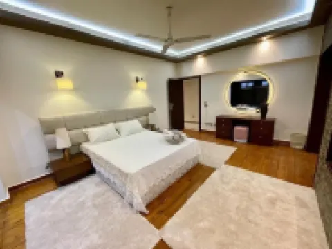 Luxury 3BR at heart of Mohandeseen, near Zamalek Hotels in 