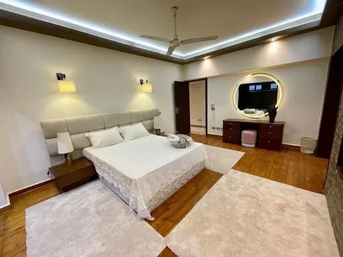 Luxury 3BR at heart of Mohandeseen, near Zamalek Hotels in Gazirat Mit Oqbah