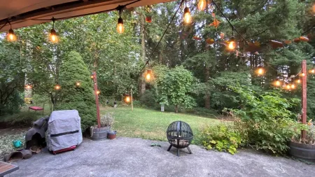 Magical Woodland Retreat in Battle Ground 6-bedroom farmhouse with fitness room