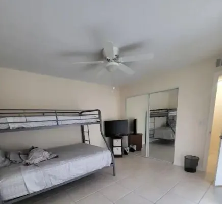 ONLY 8 Minutes away from Beaches