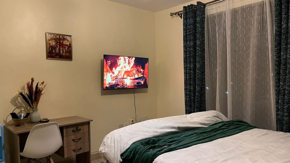 *LUXURIOUS STUDIO APARTMENT - 10 MINUTES FROM JKIA/SGR!*