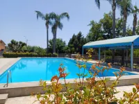 I WILL TAKE YOU TO THE SEA, with a swimming pool and tennis court. Near the sea