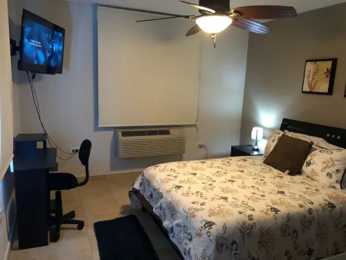 3 Bedrooms Apt. close to main beaches/ attractions