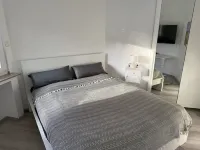 #1 Top room: central & comfortable, shared bathroom