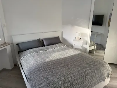 #1 Top room: central & comfortable, shared bathroom Hotels near Cranger Kirmes