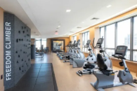 Pentagon Luxe Apartments Arlington - Near DC