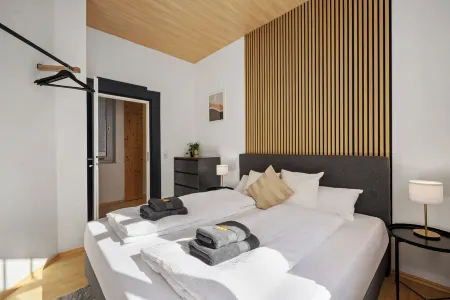 Self-check-in apartment with high-speed WiFi and free parking in the city center