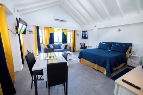 Hilltop Views: City & Sea Escape Hotels in Cedar Grove