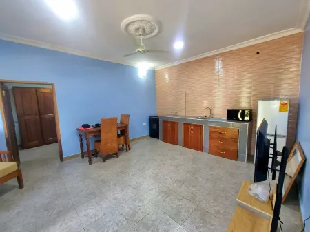 Cozy 2 bedroom apartment in the beautiful Aburi Mountains. Отели в г. Абери