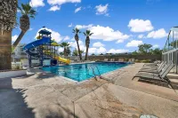 Southwest themed 3 bedroom condo in Las Palmas with great view and amenities.