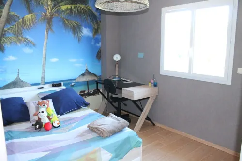 Detached villa with large garden and 10x5 swimming pool, sleeps 8.