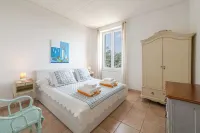 A historic flower farm turned into a stunning vacation home. Hotel a Vence