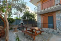 Charming 4-bedroom estate with WiFi, swimming pool and AC in enchanting Fethiye Hotels in Ciftlik Mahallesi