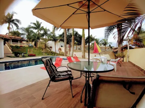 Chácara em Condomínio Fechado. Aconchegante e de Muita paz