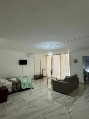 SOL Casa Appartamento Ampiamente Soleggiato con Vani Ampi e Spaziosi