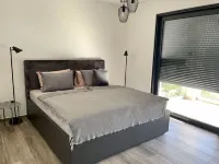 Villa Valenina with heated pool in Croatia, 300 metres from the sea. Hotels in Brtonigla