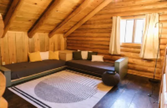 Modern-Cozy LOG CABIN near La Pine state park