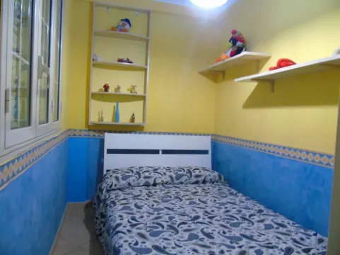 Apartment in a villa facing the sea in Noto Marina